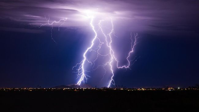 Искусственный интеллект сможет прогнозировать удары молний Искусственный интеллект сможет прогнозировать удары молний
